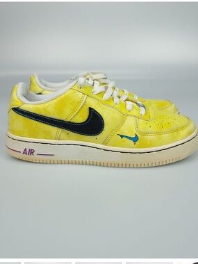 Nike Air Force 1 Shoes Kids Yellow Sneakers Size 1Y US
